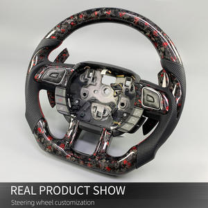 Volant personnalisé en cuir perforé en fibre de carbone forgée noire pour Land <span class=keywords><strong>Rover</strong></span> <span class=keywords><strong>Range</strong></span> <span class=keywords><strong>Rover</strong></span> <span class=keywords><strong>Evoque</strong></span> 2011-2019 - Product Image 3