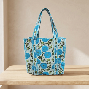 Sac fourre-tout matelassé en coton doux fait main, motif floral bleu, sacs de shopping à ouverture supérieure, sacs fourre-tout mignons pour le voyage et le quotidien - Product Image 1