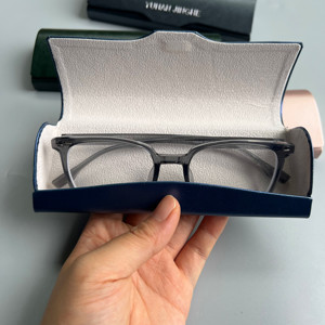Monture de lunettes optiques en cuir gaufré artisanal avec lunettes de soleil magnétiques pliables et étui de voyage - Product Image 4