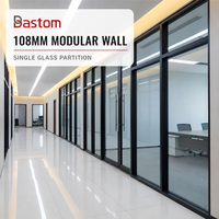 Cloison modulaire en verre et aluminium 4-en-1 de 108 mm résistante aux chocs pour centres commerciaux et immeubles de bureaux