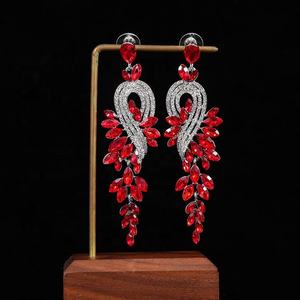 Pendientes Colgantes de Aleación con Diseño de Hoja en Forma de Gota, con Patrón de Fénix y Diamantes Multicolores Retro Chapados en Oro - Product Image 6