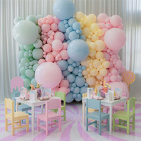 Ensemble de table et chaises empilables pour enfants, design tendance, idéal pour les fêtes d'anniversaire