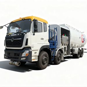 Camion de ravitaillement mobile pour carburant aéronautique - Citerne de ravitaillement d'avions compacte et puissante avec système de remplissage rapide et conformité aux normes de sécurité - Product Image 1