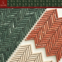 Mosaïque de carrelage en marbre beige, vert et rouge GOLDKING, motif chevrons, montée sur treillis, directement de l'usine, pour grands projets