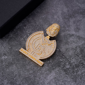 Colgante Hip Hop con Incrustaciones de Circonitas, Diseño 'Money Come First', Chapado en Oro de 14K/18K, Estilo Baguette, Joyería Fina - Product Image 3