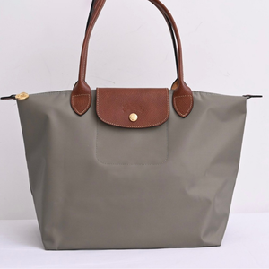 Bolso de Hombro Clásico de Nylon con Asa Larga, Bolso Tipo Dumpling de Gran Capacidad - Product Image 3