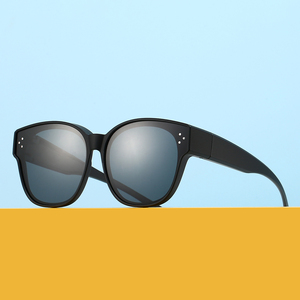 2025 protezione UV polarizzata per bambini montature ottiche rotonde <span class=keywords><strong>occhiali</strong></span> <span class=keywords><strong>da</strong></span> sole con decorazione per i ragazzi e le ragazze <span class=keywords><strong>occhiali</strong></span> parasole - Product Image 2