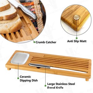 Planche à découper en bambou 45,5x17,7cm avec plateau à sauce et porte-couteau pour la découpe du pain à la manière européenne - Product Image 4
