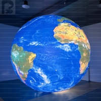 Globe terrestre gonflable géant personnalisé de 4 m avec éclairage LED, sphère réaliste de la carte du monde pour exposition muséale, événement, marque