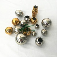 Poteau de rampe d'escalier en acier inoxydable SS304/SS316 avec boule de cristal, résistant à la rouille, pour hôtels contemporains, usine de Foshan Nanhai