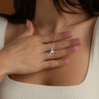 Collier EManco avec chaîne en forme de cœur et lettre, chaîne en câble, couleur or, élégant, tendance, cadeau de bijoux délicat pour les fêtes et les anniversaires