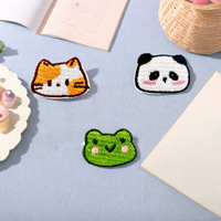 Badges brodés autocollants en toile écologique OEM, motifs animaux de dessin animé variés, certifiés CE, motifs grenouille et cerf, thermocollants pour chapeaux et vêtements