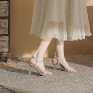 Tacones altos de estilo elegante para mujer, diseño de punta, cómodos, de altura media, sexys y encantadores, sandalias de tacón fino. - Product Image 2