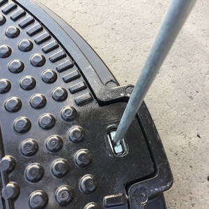 Couvercle de manhole SMC de haute qualité, antivol, anticorrosion, ignifuge, norme EN124, couvercles de drainage pour allées, garantie 30 ans - Product Image 6