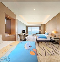 Maßgefertigtes Modernes Hotelzimmer-Möbelset Luxuriöse Familiensuite Resort Kinder-Themenzimmer Inneneinrichtung Mit Holzfurnier & Zelt