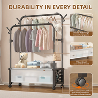 Porte-vêtements mobile en acier au carbone à double rail avec panier de rangement et crochets pour chambre et balcon
