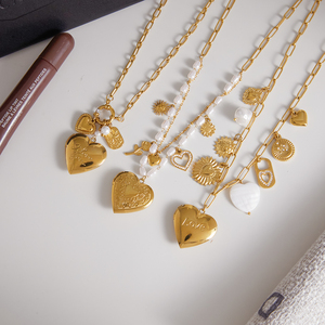 Collier à breloques J&D Sentimental pour femme, plaqué or 18 carats, en acier inoxydable, <span class=keywords><strong>avec</strong></span> médaillon photo, perles coquillages et pendentifs célestes - Product Image 2