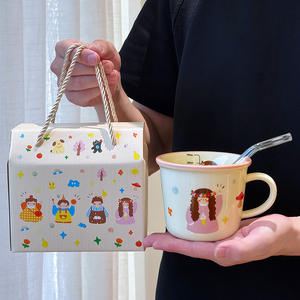 Taza de Cerámica con Diseño de Dibujos Animados, con Asa, en Caja de Regalo para Niños y Familia, Primavera 2025, Diseños Amarillo, Rosa y Azul - Product Image 1