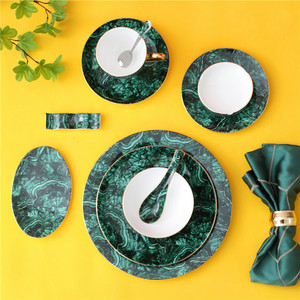 Vaisselle en porcelaine <span class=keywords><strong>de</strong></span> haute qualité <span class=keywords><strong>de</strong></span> couleur émeraude en gros, assiettes à dîner <span class=keywords><strong>de</strong></span> luxe, ensemble <span class=keywords><strong>de</strong></span> vaisselle en céramique pour un usage domestique - Product Image 5