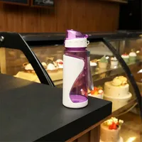 Bouteille d'eau de sport portable, tasse en plastique à double paroi avec sangle, tasse d'eau d'extérieur pour l'été, 1 pièce