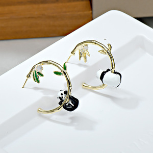 Orecchini a Cerchio con Panda Carino in Bambù per Donne, Accessori per Orecchie a Forma di Animale per Uso Quotidiano - Product Image 6