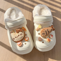 Accessoires pour sabots de chat de dessin animé, boucles de chaussures en peluche amusantes en forme de petit poisson et de biscuit, compatibles avec les clips de décoration pour sabots