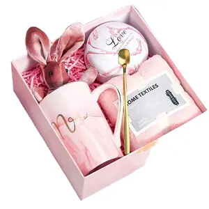 Penjualan laris Set kotak hadiah Hari Valentine Wanita Promosi Souvenir hadiah cangkir dan handuk Set