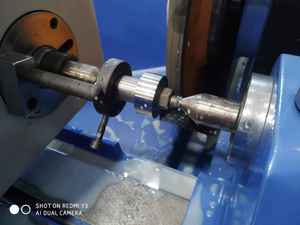 Machine de rectification de surface industrielle pour le meulage de précision des métaux, équipement d'ingénierie robuste pour usage en atelier - Product Image 3