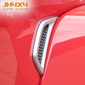Accessoires 4x4 : Garniture de protection de passage de roue rouge, noir et argent pour Jeep Wrangler JL Gladiator JT 2018+ - Product Image 3