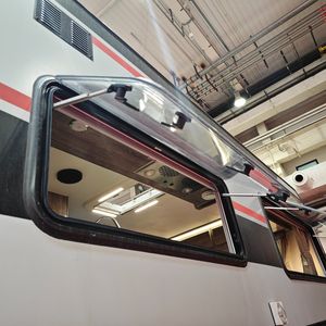 Ventana Redondeada para Autocaravana con Certificación ECE, <span class=keywords><strong>Aislamiento</strong></span> Acústico - Product Image 1