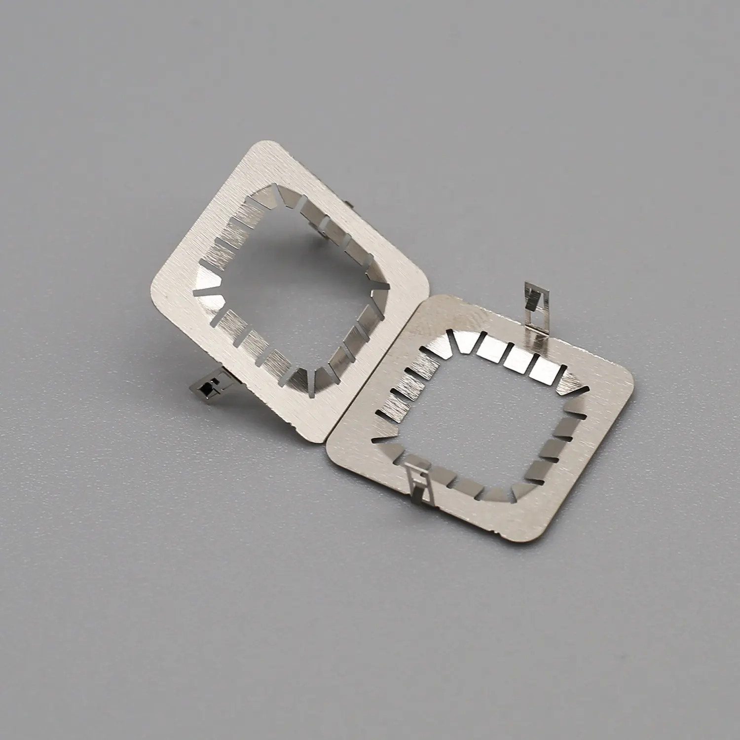 fabbrica porcellana personalizzato parti di metallo stampaggio clip in alluminio parte a buon mercato maker