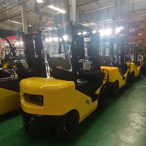 מלגזה הידראולית מדגם CPCD30 של חברת צ'יינה הלי, בעלת כושר נשיאה של 3-5 טון, בעלת תו תקן CE, מנוע בעירה פנימית, הנעה לכל הגלגלים, תורן תלת-שלבי, אחריות לשנה. - Product Image 2