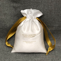 Sac à cordon en satin blanc or avec logo personnalisé, pochette en soie de luxe pour le rangement de bijoux et cadeaux
