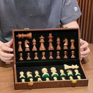 Set di <span class=keywords><strong>Scacchi</strong></span> Professionale da 30cm <span class=keywords><strong>in</strong></span> Stile Torneo Classico con Effetto <span class=keywords><strong>Legno</strong></span>, Custodia Pieghevole <span class=keywords><strong>in</strong></span> Pelle PU - Gioco da Viaggio Portatile Antiurto CE - Product Image 1