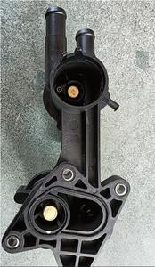 Conjunto de carcasa de termostato de refrigerante de motor 03C121026AR para Seat <span class=keywords><strong>Ibiza</strong></span> VW Jetta 2011-2022 VW Polo 03C121111M 03C121111AM - Product Image 4