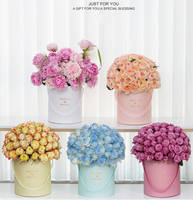Boîte à fleurs ronde blanche personnalisée de luxe avec poignée, boîte d'emballage en carton rigide en forme de cylindre pour la présentation de bouquets de roses