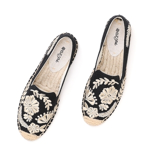 Alpargatas Nicecin de Nuevo Estilo con Bordado de Personajes de Dibujos Animados para Mujer, Hechas a Mano con Goma y Figuras de Dibujos Animados Bordadas - Product Image 2