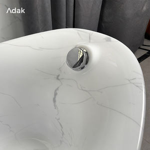 Baignoire autoportante en acrylique en forme de croissant avec motif marbré, baignoire moderne pour se baigner - Product Image 5