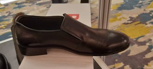 Mocassins en cuir pour hommes, bout rond, couleur unie, chaussures habillées de bureau, toutes saisons, semelle intermédiaire en PU, semelle extérieure en caoutchouc - Product Image 1