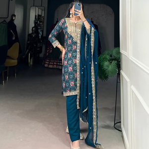 เดรสสีเขียวหัวเป็ด & ด้ายที่ทันสมัยพร้อมเรื่องราวจากนกเป็ดน้ำและเส้นด้าย - Product Image 1