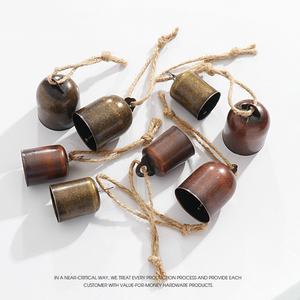 कस्टम थोक विंटेज लपेटे लोहे क्रिसमस की घंटी आधुनिक सीधी दीवार लटकी सींग वाली बेल क्रिसमस विंटेज धातु - Product Image 3