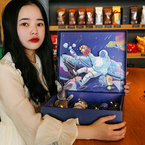 Vente en gros Boîte cadeau d'exploration pop-up 3D thème astronaute Catsle <span class=keywords><strong>rose</strong></span> pour filles anniversaire Chaussettes imprimées pour garçons - Product Image 6