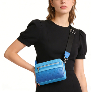 Bolso Mensajero Pequeño de Cuero, Bolso Cruzado Ligero con Múltiples Bolsillos, Bolso de Hombro de Viaje para Hombre - Product Image 1