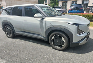 中国製 キア EV5 2023 2024 中古車 格安 中古 高級車 オートマチック キア EV5 EV 電気自動車 SUV 中国から販売中 - Product Image 2