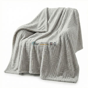 ผ้าห่มกำมะหยี่ 3 มิติ แบบแจ็คการ์ด สำหรับเตียงโรงพยาบาล ผ้าห่มนุ่ม อุ่น ป้องกันเชื้อโรค เพื่อความสบายของผู้ป่วย - Product Image 1