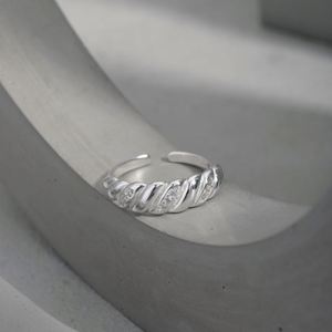 Anillo Dylam de Plata de Ley 925 con Circonita, Estilo Metálico, Chapado en Oro de 18K, Hipoalergénico, Resistente al Agua, para Mujer - Product Image 5