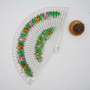 Éventails élégants en bambou avec motif Abanicos espagnol, cadeau idéal pour toutes les occasions - Product Image 1
