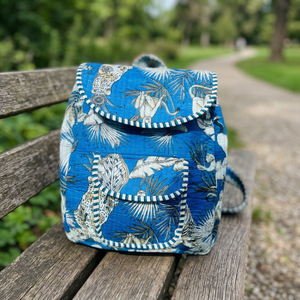 Mochila de Algodón Acolchada Estilo Safari Tropical - Estilo Casual, Lista para la Aventura y Sostenible para Uso en Tiendas - Product Image 4
