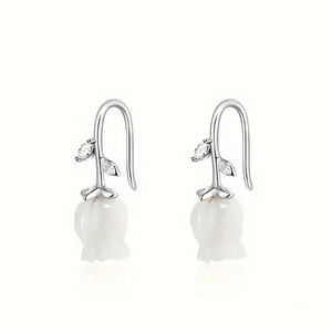 Orecchini a Gancio con Fiore di Fresia in Acrilico per Donne, Gioielli Floreali Eleganti e alla Moda - Product Image 1