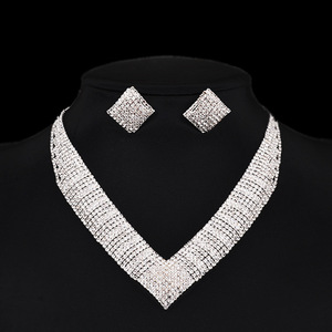 <span class=keywords><strong>Set</strong></span> di gioielli con strass di sconto alla moda <span class=keywords><strong>set</strong></span> di orecchini di collana impermeabili alla moda - Product Image 2